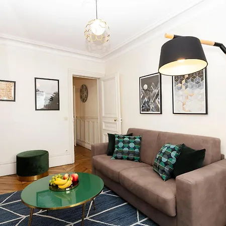 Bnbnova - Notre-dame - 1br With Balcony