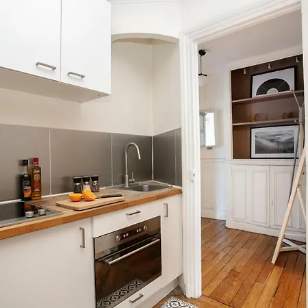 Bnbnova - Notre-dame - 1br With Balcony Apartment Paris