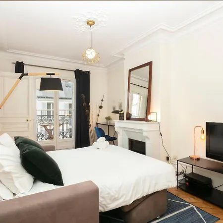 Bnbnova - Notre-dame - 1br With Balcony Paris
