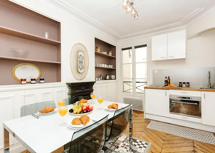 Bnbnova - Notre-dame - 1br With Balcony Apartman *