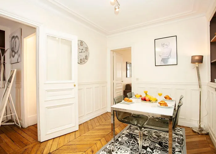 Bnbnova - Notre-dame - 1br With Balcony Apartman *